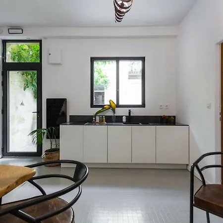 Guest house 
